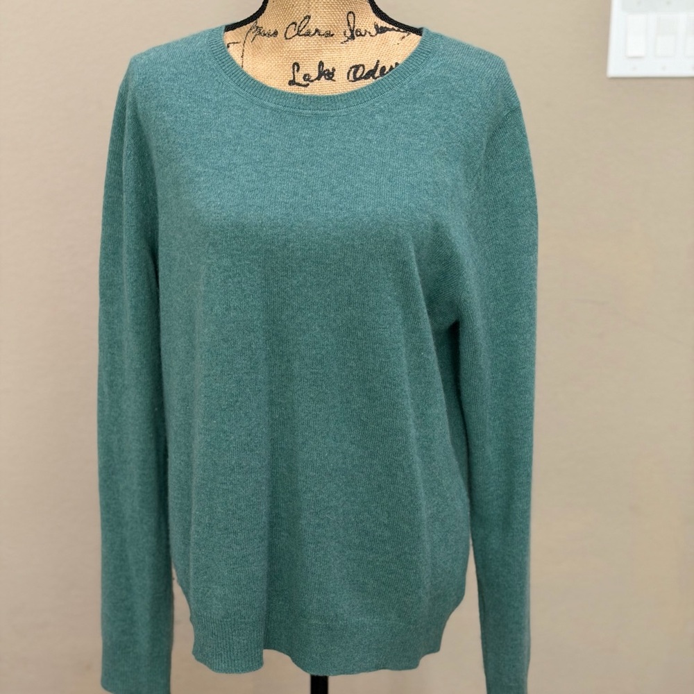 Tahari Sea Green Cashmere Crew Neck Sweater